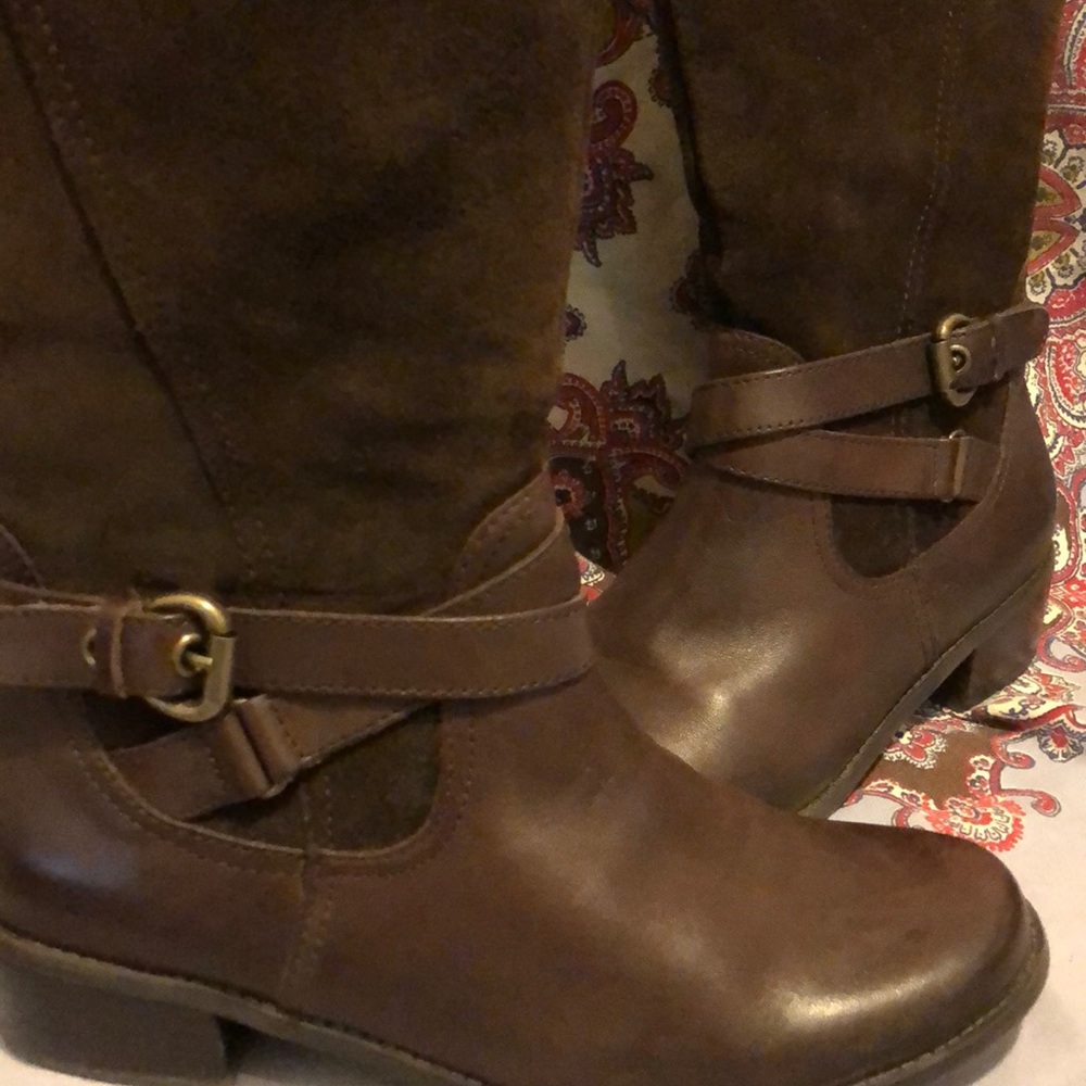 St. John’ S Bay Leather Boots View 3